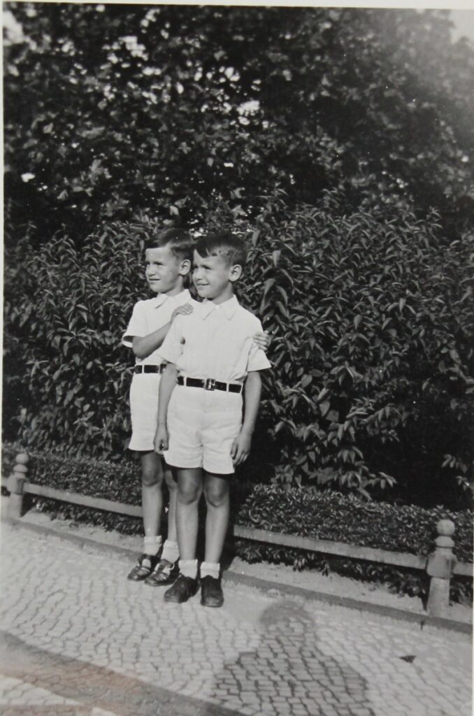 Tvillingarna Lutz och Gerhard 1939